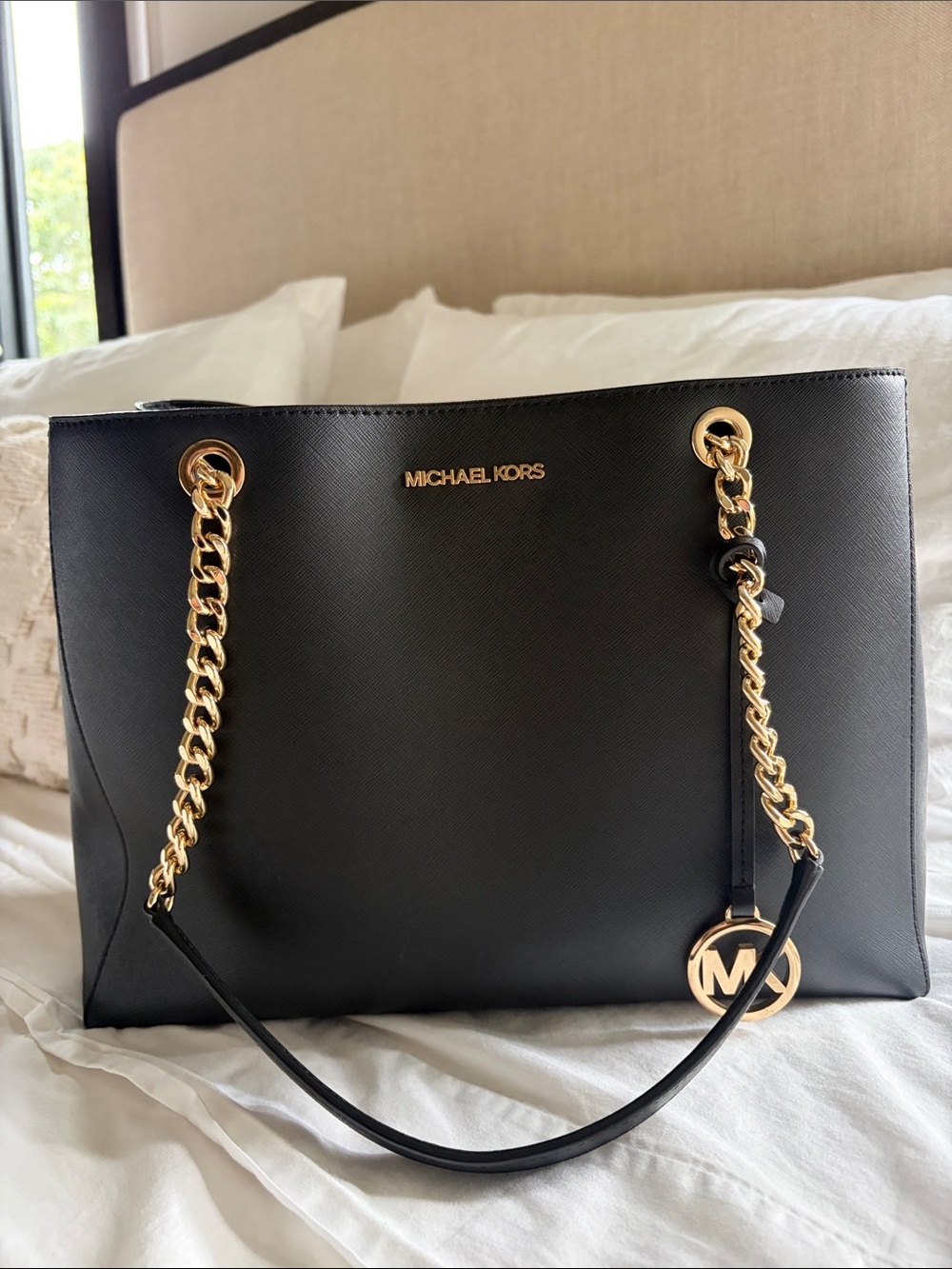 Brand New Authentic Michael Kors Black Susannah Saffiano Leather Tote
